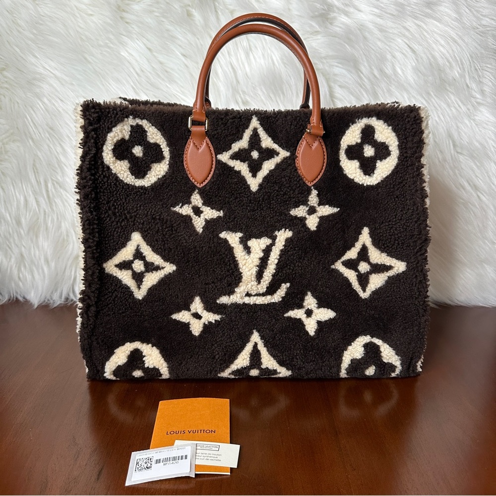 Louis Vuitton Fleece Teddy OnTheGo GM Tote